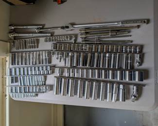 V137 - $240. 144 Pieces Craftsman Mechanics Set.