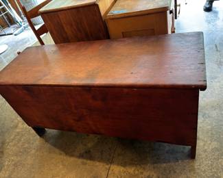Blanket chest