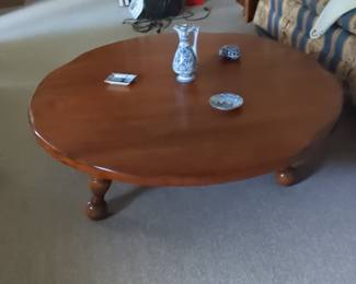 Ethan Allen Queen Anne Style Coffee Table
