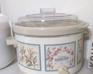 Vintage Rival Crock-Pot Slow Cooker with "Sweet Bay" Floral Decal