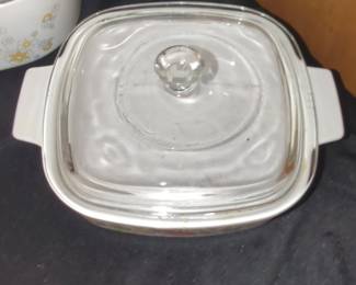 CorningWare "L'Échalote" Casserole Dish with Lid