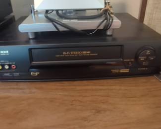 Optimus Model 20 Hi-Fi Stereo VHS HQ VCR
