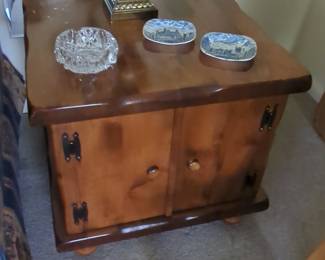Vintage Ethan Allen Old Tavern Solid Pine End Table