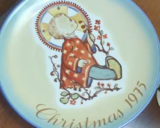 Schmid "Christmas Child" 1975 Collector Plate
