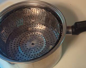 Ekco Eterna Ware 3-Ply Stainless Steel Saucepan with Steamer Basket