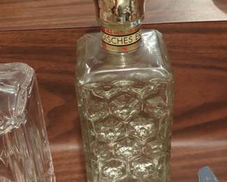 Schwarzwälder Kirschwasser Bottle with Honeycomb Pattern