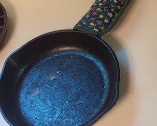 Wagner Ware "8" Skillet