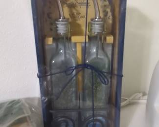 Santa Barbara "Organic Basics" Oil & Vinegar Set