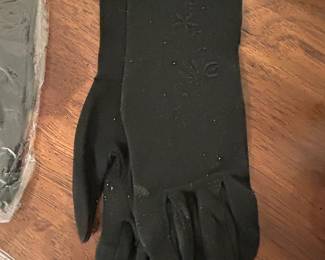 Embroidered Black Gloves