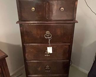 Antique Mahogany Chest of Drawers