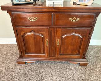Thomasville Georgian Style Cherry Flip Top Server 40”L 18”W 32”H