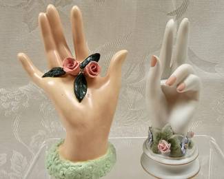 Ring Holder Hands