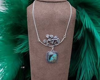 Quantum Quatrro Leaf Boho Necklace