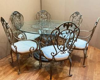 Round Glasstop Dining Set