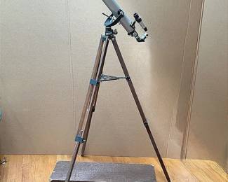 Monolux Astronomical Telescope