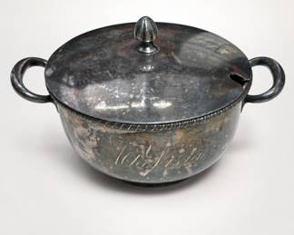 Lot 431: Middletown Plate Co. Silverplate Covered Sugar Bowl