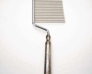 Lot 430: Vintage Cake Breaker with Silverplated Handle