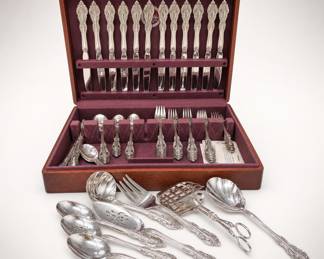 Lot 214: Oneida Community "Silver Artistry" Silverplate Flatware Set
