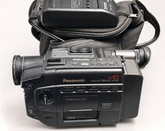 Lot 57: Panasonic PV-52 Palmcorder VHS-C Camcorder