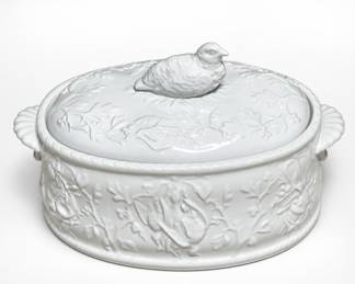 Lot 440: Spode Copeland Alenite "Henri IV" Game Tureen