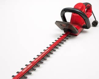Lot 246: Craftsman 20 in. Dual Action Corded Hedge Trimmer