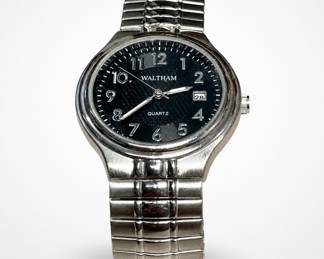 Lot 232: Waltham WTH55 Quartz Watch with Expansion Band