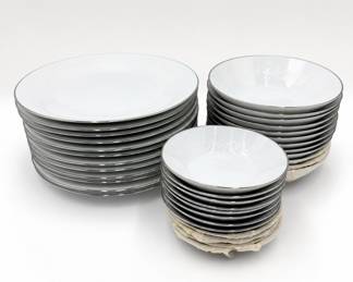 Lot 162: Noritake "Reina" Dinnerware, Plates & Bowls