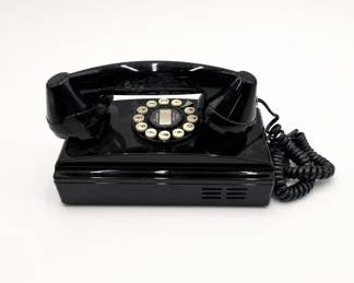 Lot 141: PF Product Classic Wall Phone, Corded Push-Button