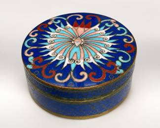 Lot 405: Chinese Cloisonné Round Box, Early 20th Century