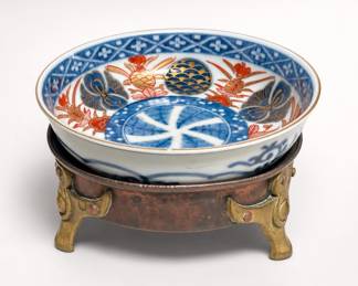 Lot 449: Japanese Imari Dish on Hammered Copper Stand