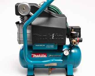 Lot 41: Makita MAC700 Big Bore 2.0 HP Air Compressor