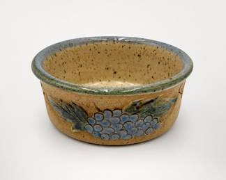 Lot 95: Studio Pottery Stoneware Bowl with Applied Grapes