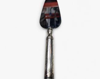 Lot 429: Cake Server with Reeded Metal Handle
