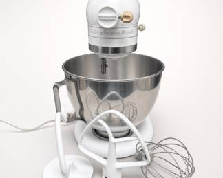 Lot 469: KitchenAid Ultra Power KSM90 Stand Mixer