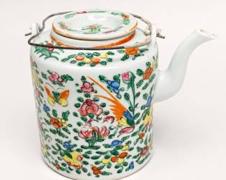 Lot 441: Chinese Canton Famille Rose Porcelain Teapot