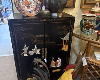 Vintage Chinese Chinoiserie  cabinet 
