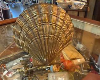 vintage beautiful heavy clam shell bookends