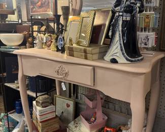vintage pink vanity with mirror