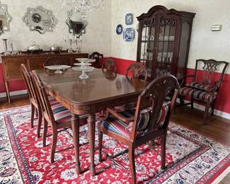 Dining Table w/ 6 Chairs, Sideboard, Carpet