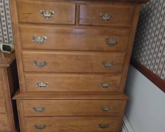 Chest of drawers 