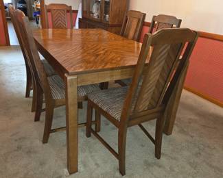 Bassett pecan dining table