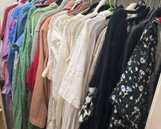 Women’s Shirts Large XL 