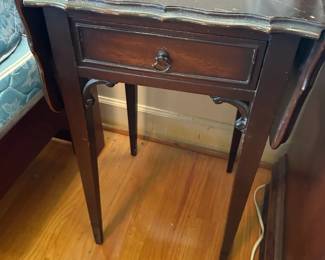 #25 Antique Wood Drop-Side End Table w/1 drawers (some finish issues) -16-31x15x26 $100.00