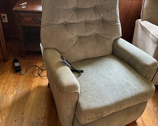 #44 Sea Foam Best Chair Lift and Recliner w/remote Working (some small stains on Foot Rest) 21" Seat Width between arm rest $250.00
