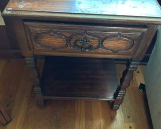 #43 Sumpter Wood End Table w/1 drawer (finish issues) 20x16x25 $35.00
