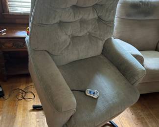 #44 Sea Foam Best Chair Lift and Recliner w/remote Working (some small stains on Foot Rest) 21" Seat Width between arm rest $250.00