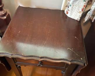 #25 Antique Wood Drop-Side End Table w/1 drawers (some finish issues) -16-31x15x26 $100.00