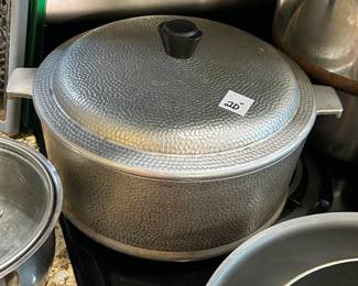 #197 Cast Aluminum Stock Pot - 6 quart approx $20.00