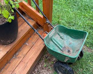#101 Scotts Turf Bulder Edge Guard Spreader $20.00