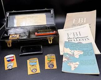 Antique Forensic Fingerprint Kit Des Moines, IA, A Deputy Sheriff Badge AZ, And FBI Booklets